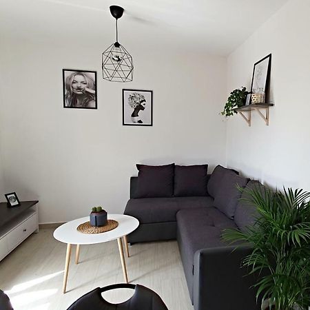 אומאג Apartment Luna מראה חיצוני תמונה