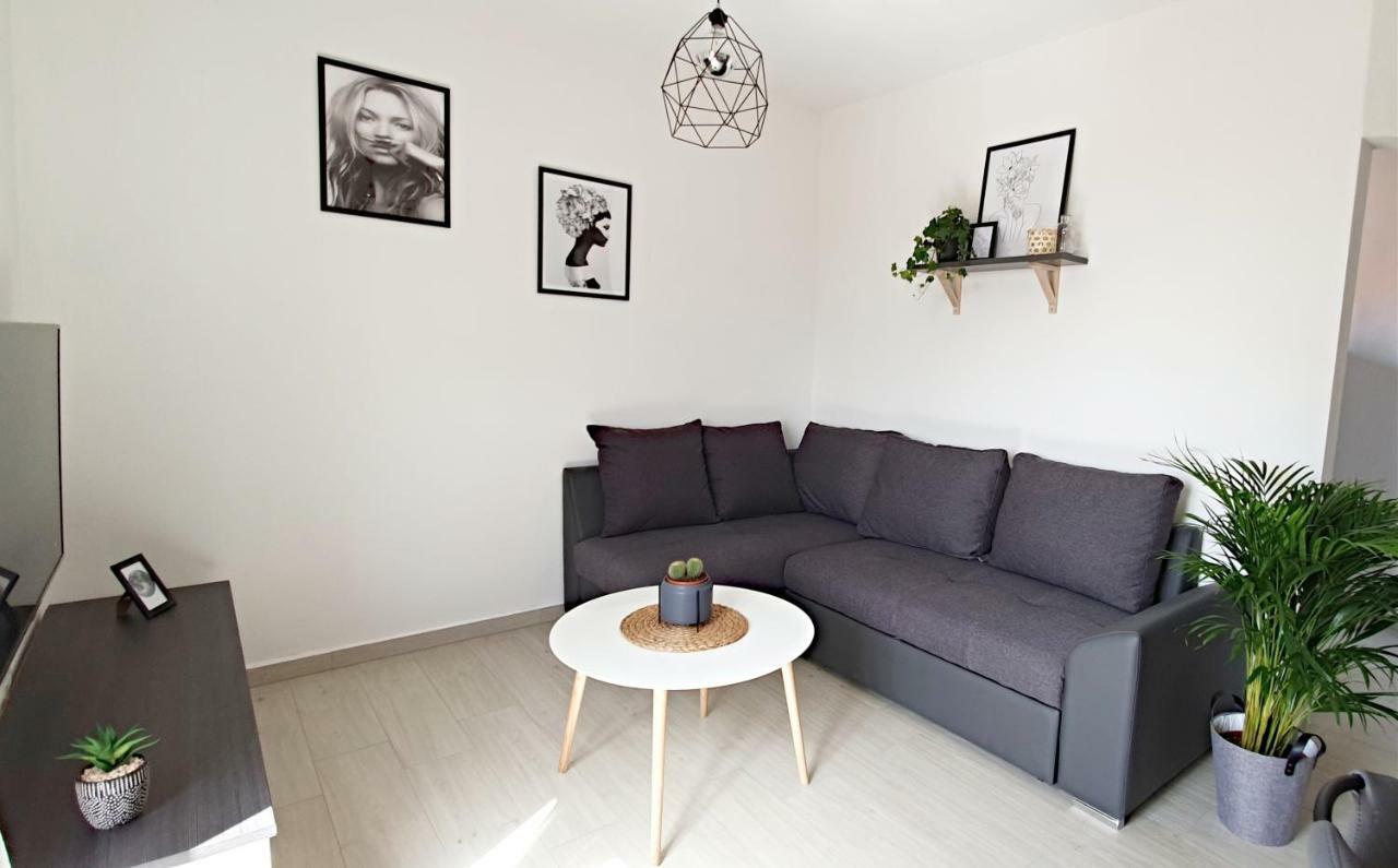 אומאג Apartment Luna מראה חיצוני תמונה